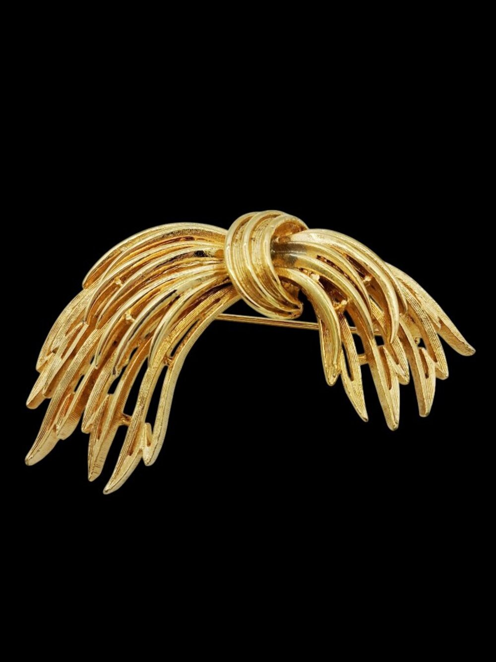 Lisner Gold Tone Leaf Bundle Brooch 3" Textured Ribbon Style Vintage Pin 1960s